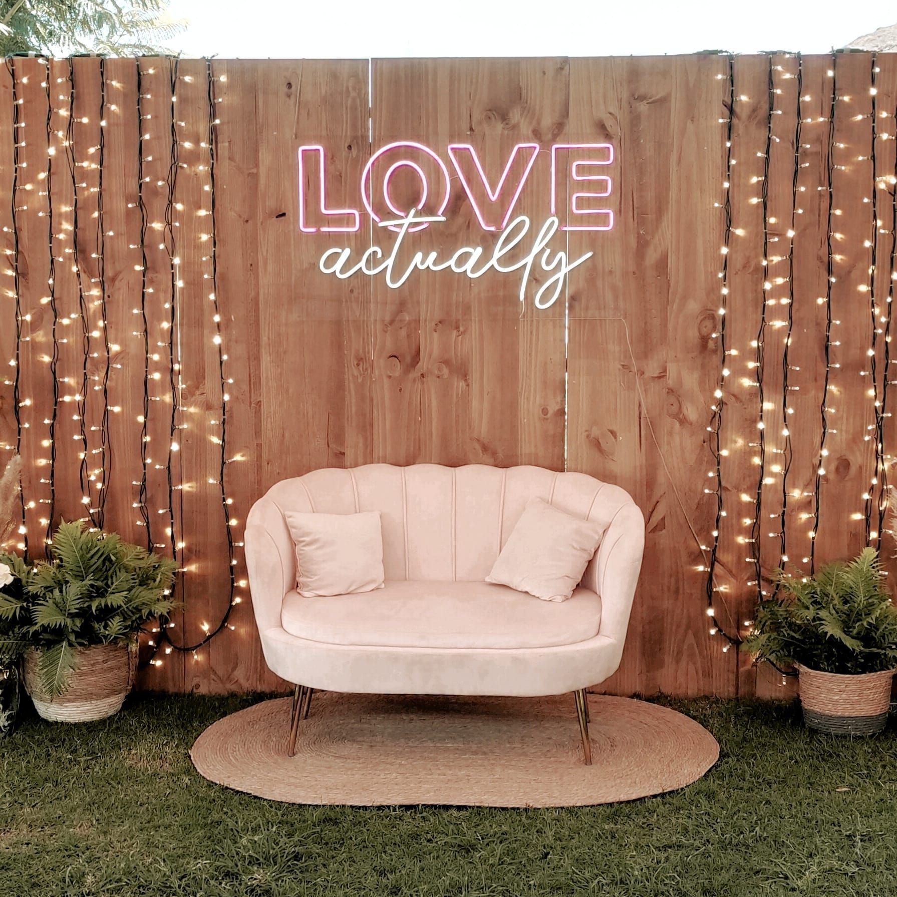 I Do Bodas Photocall con neón personalizados