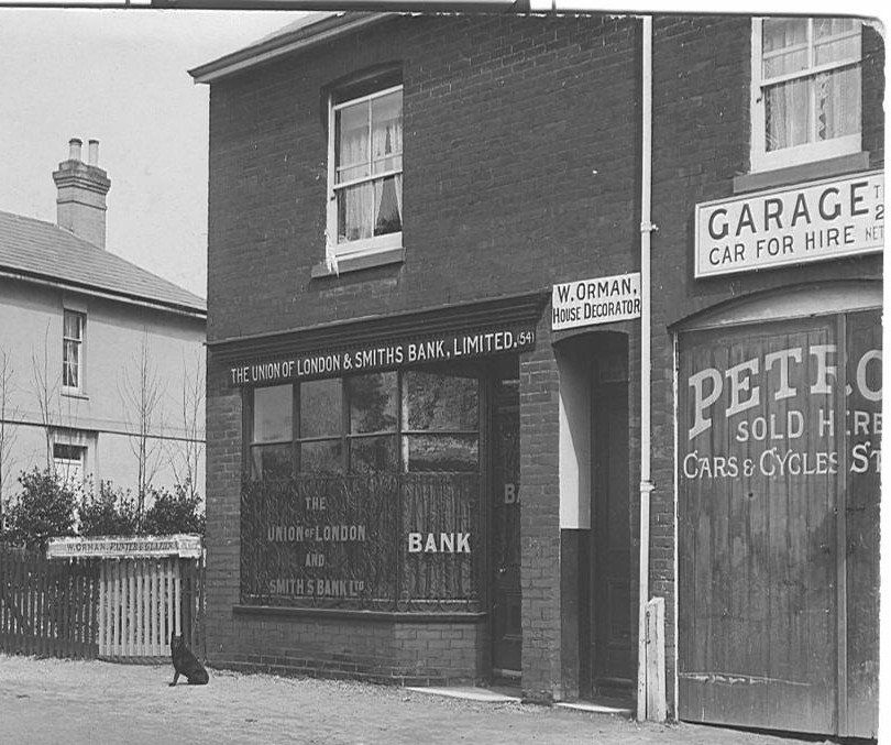 Photo from Ken Ford's Old Bank House Netley