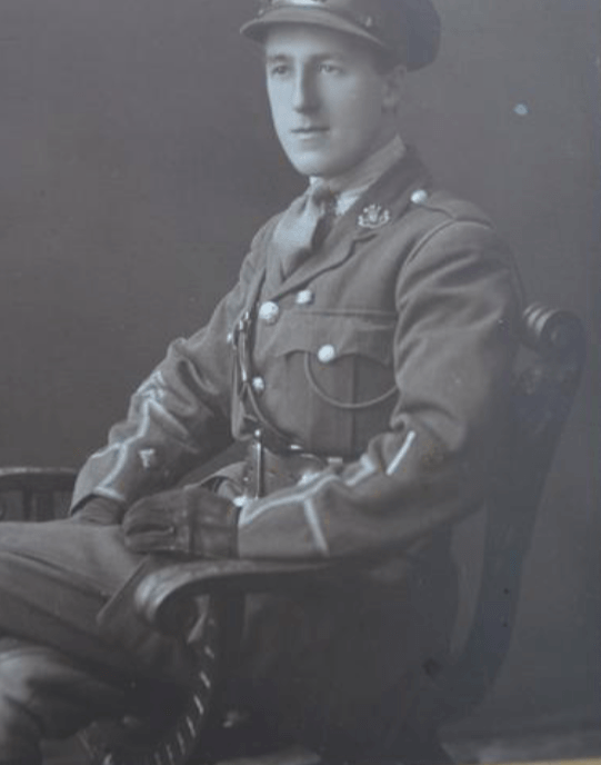 Pte/Rifleman Frank V Green at Netley Hospital in 1916