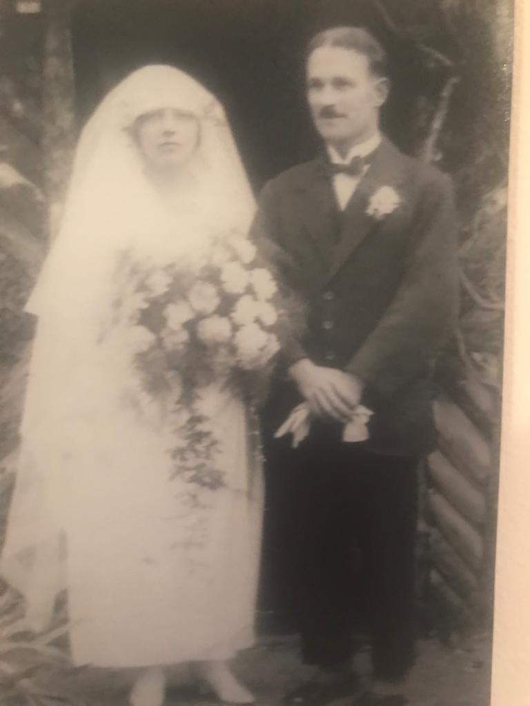 Ted and Edith Joan Jacobs' Wedding in 1924 at Netley
