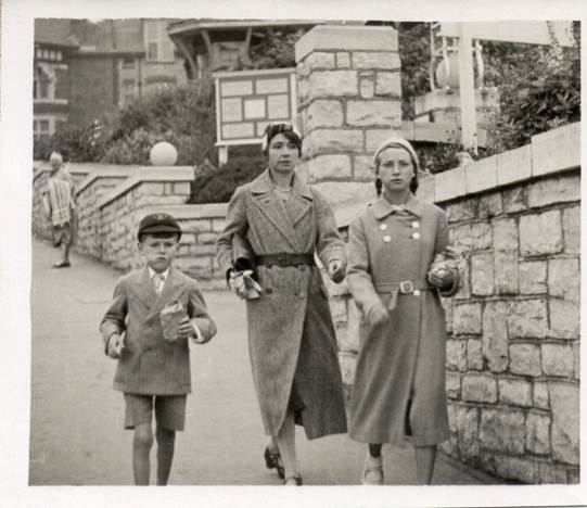 Netley Abbey - Rogers Family in Bournemouth 1930s