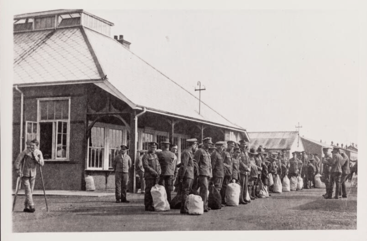 Photo from Wellcome Collection Shipping out of Netley Hospital in WW1?