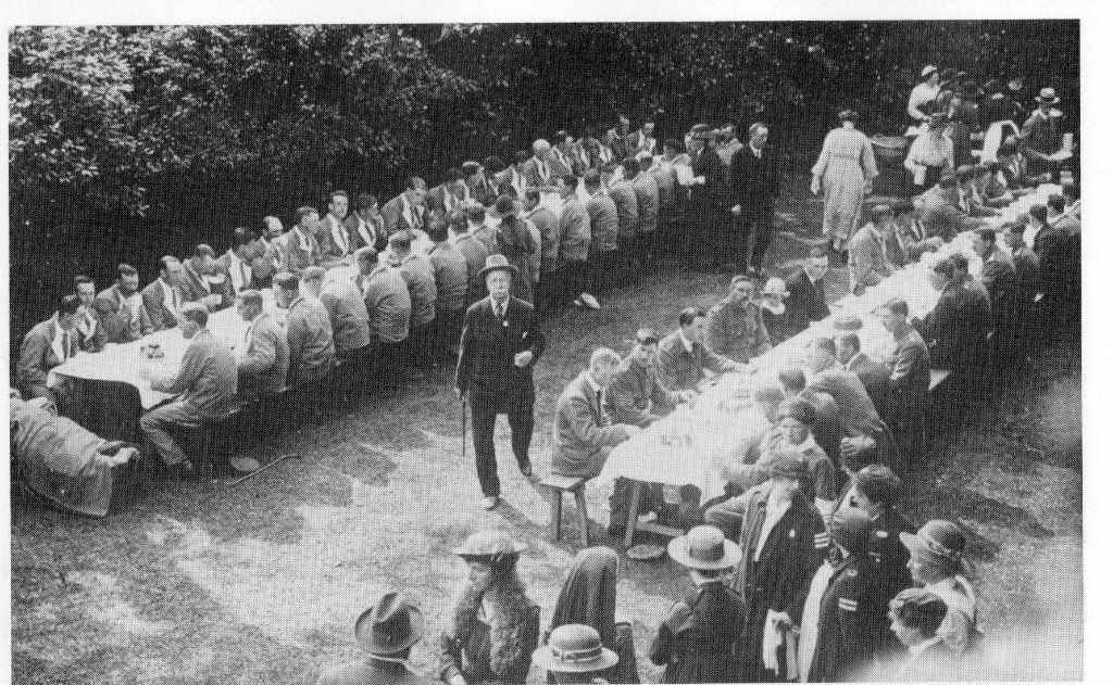 RVH Staff and Patients at Netley Castle