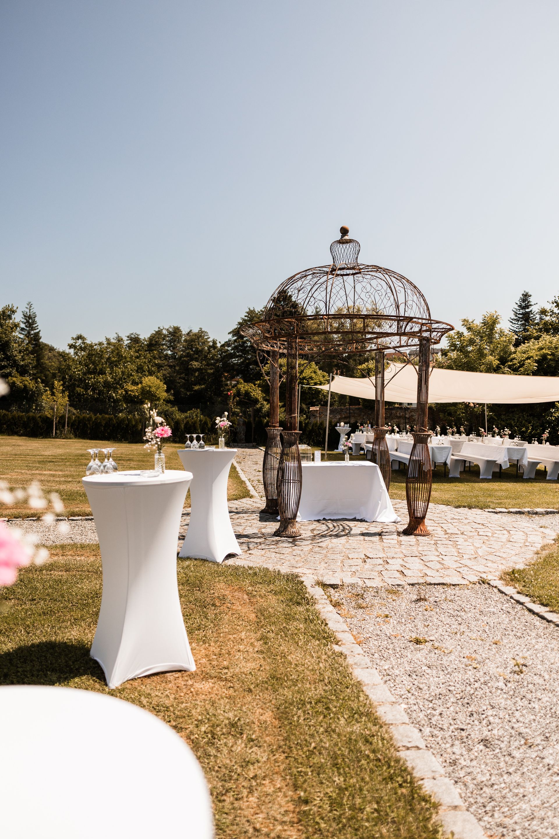 Auf diesem Foto sieht man die Hochzeitsdekoration in Sinzing