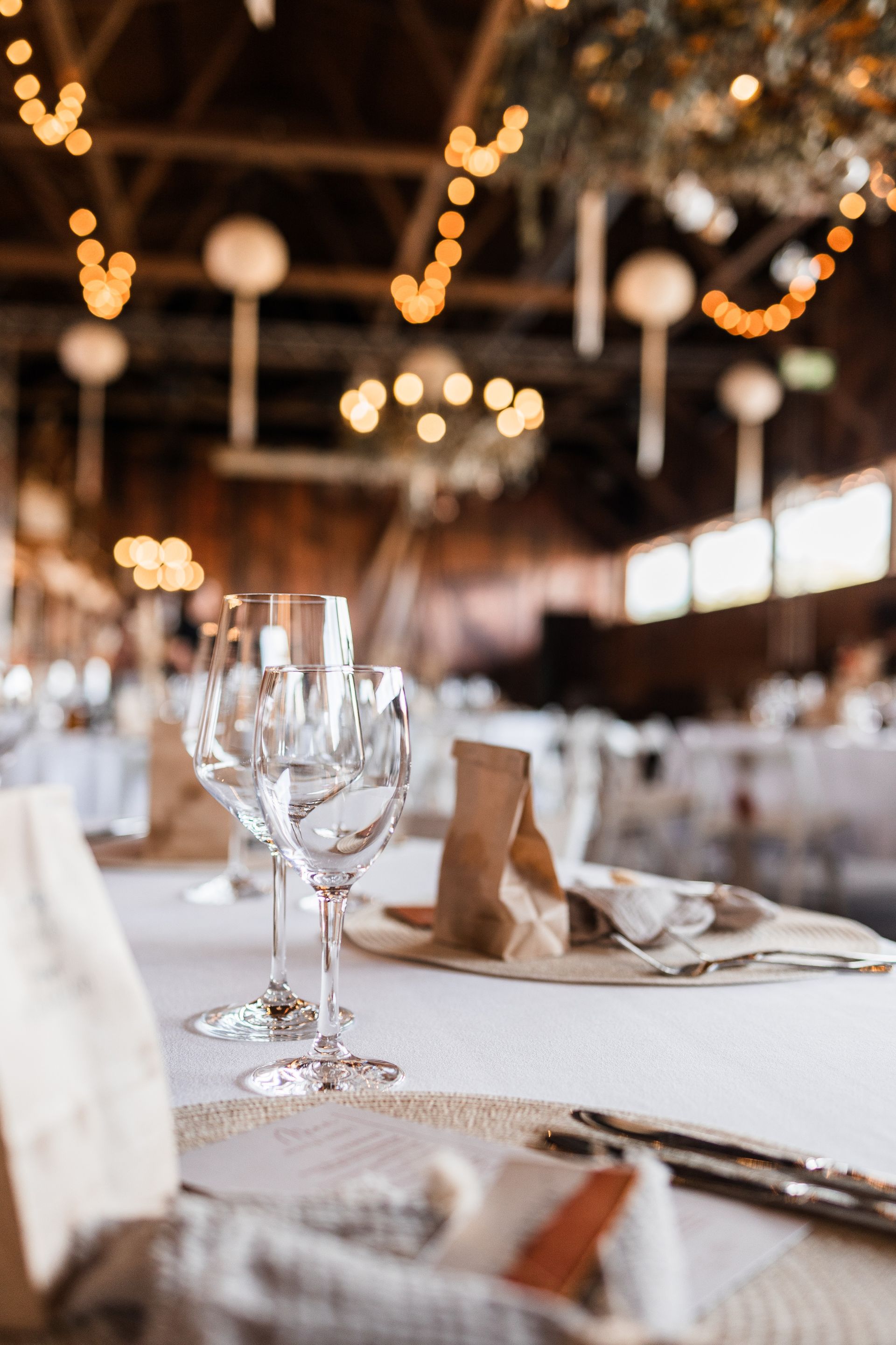 Auf diesem Foto sieht man den Innenhof der Hochzeitslocation Schloss Egg