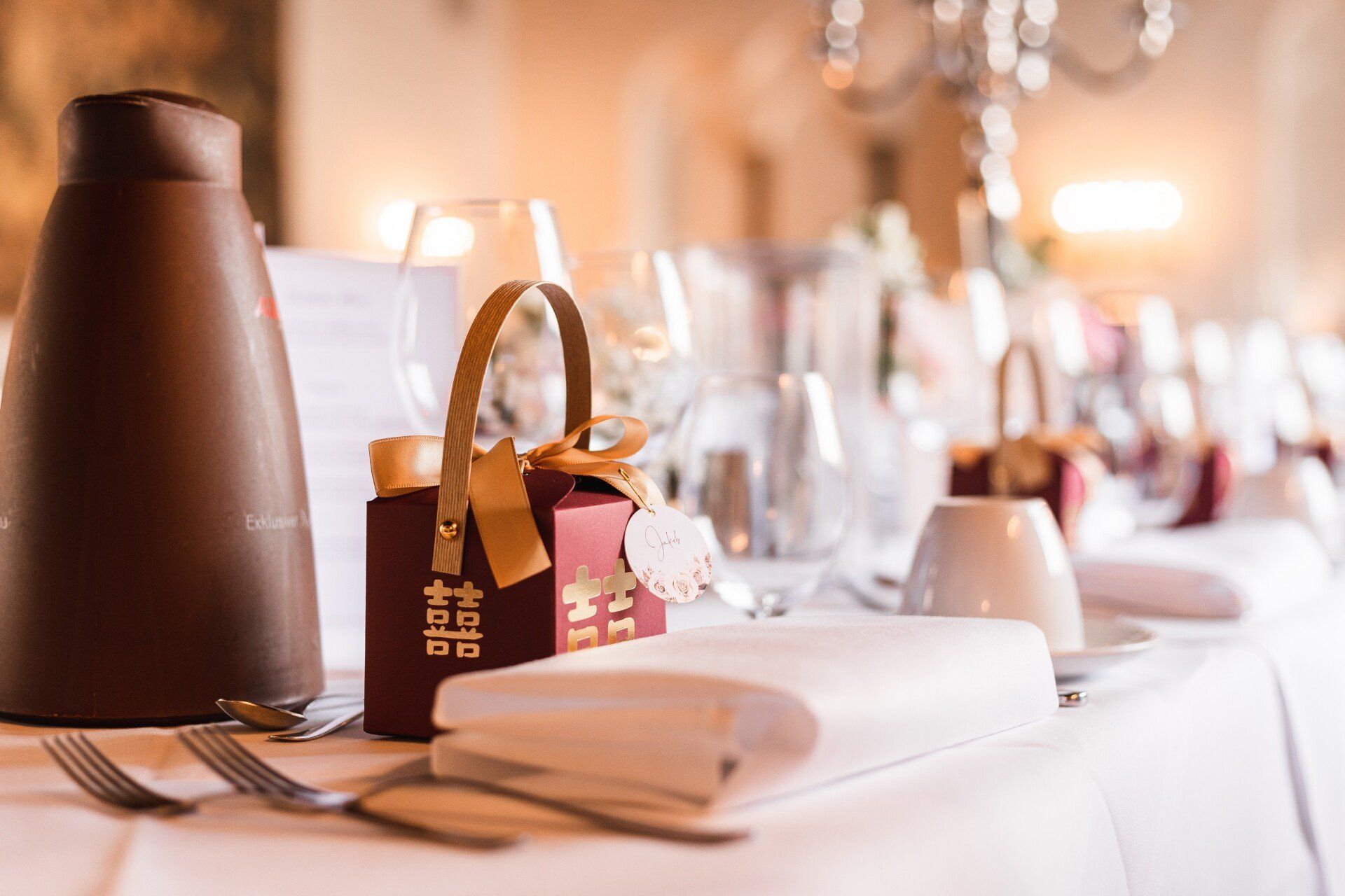 Auf diesem Foto sieht man die Tischdekoration im Herzogssaal