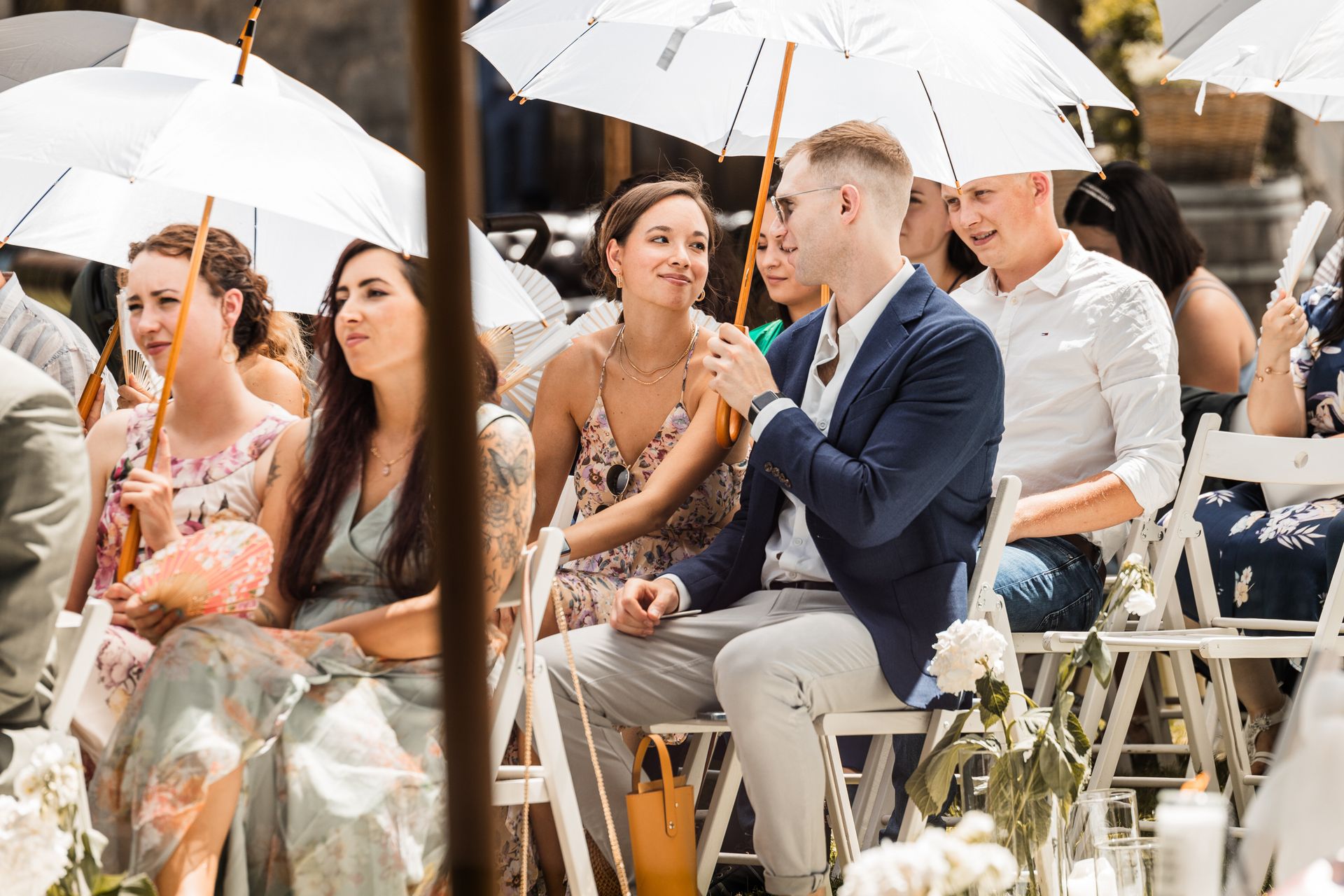 Hochzeitsgesellschaft bei der Hochzeit Auf diesem Foto sieht man die Hochzeitsgesellschaft bei der Hochzeit