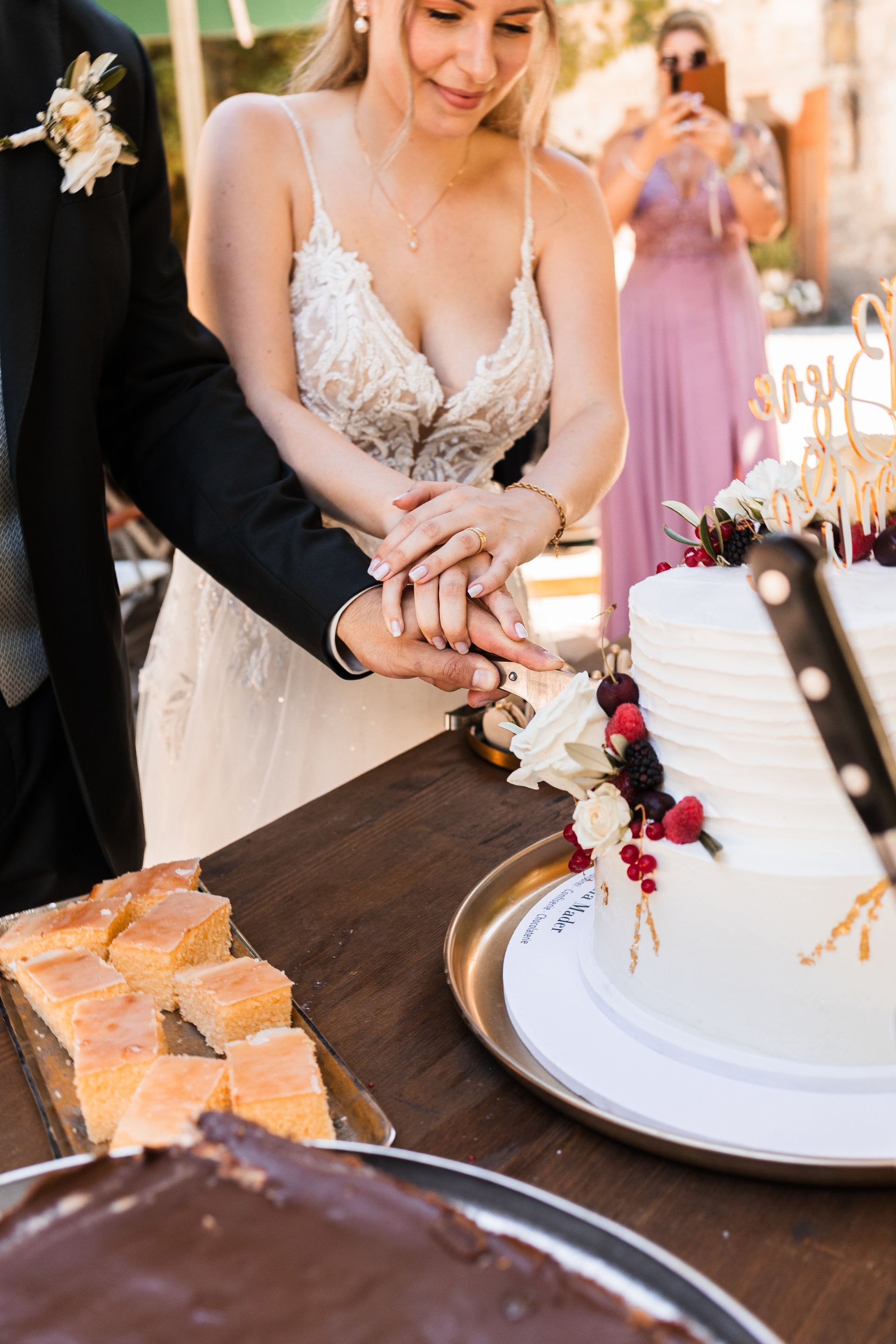 Tortenanschnitt Auf diesem Foto sieht man den Tortenanschnitt