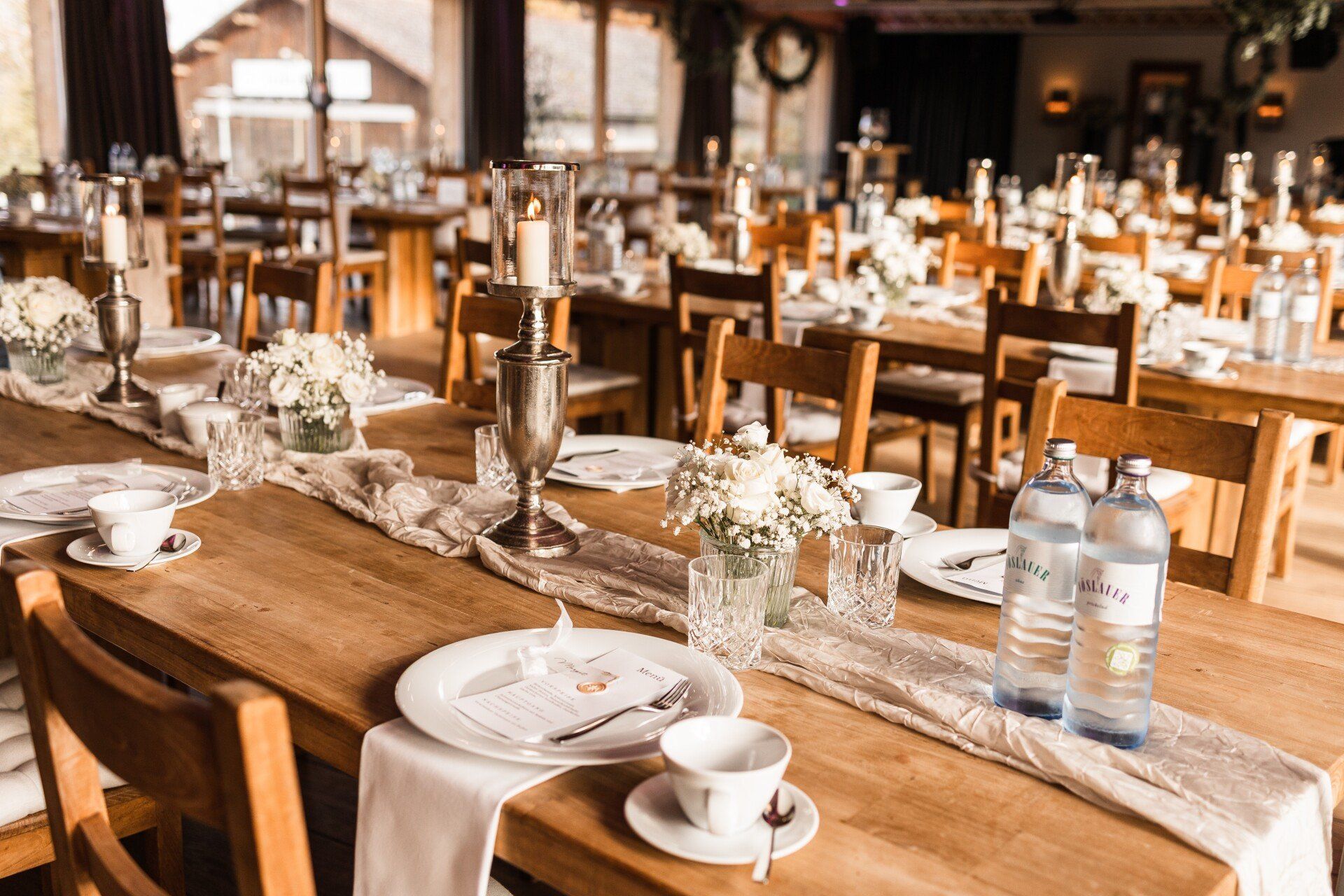 Auf diesem Foto sieht man die Dekoration in der Location in Geisenfeld