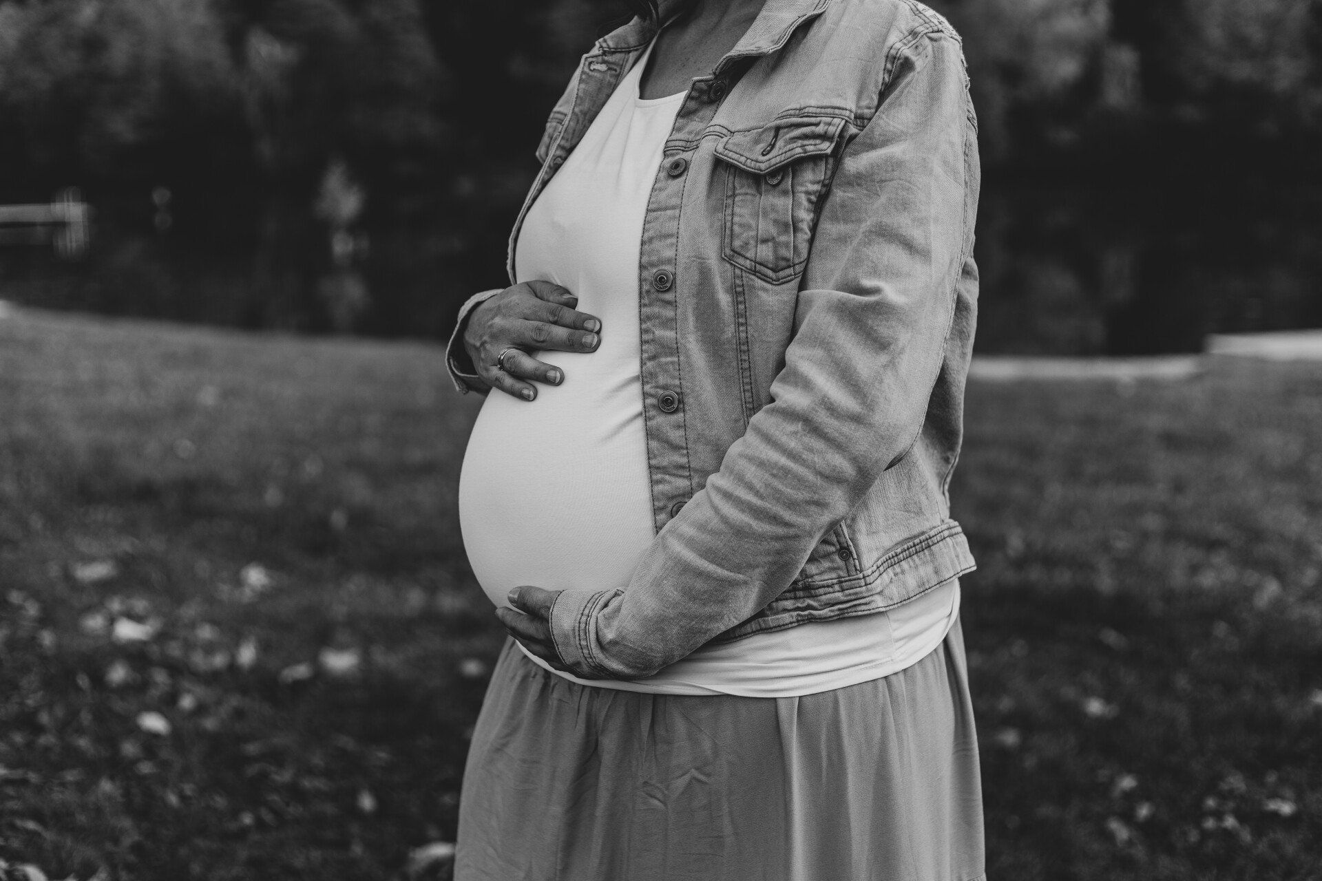 Schwangere Frau Auf diesem Bild sieht man den Babybauch einer schwangeren Frau