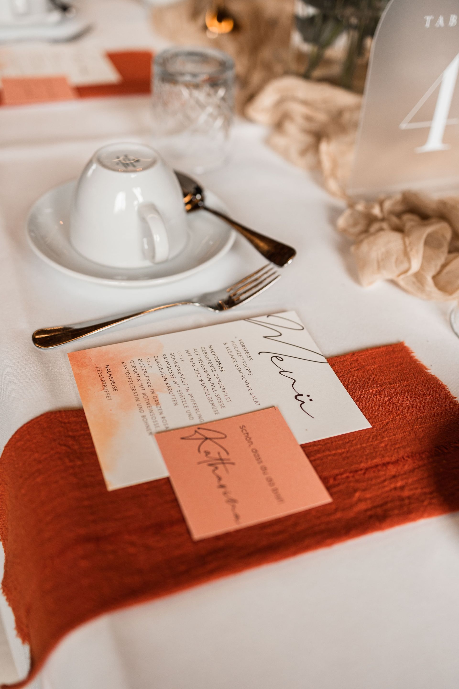 Auf diesem Foto sieht man die Gaststätte Röhrl von außen