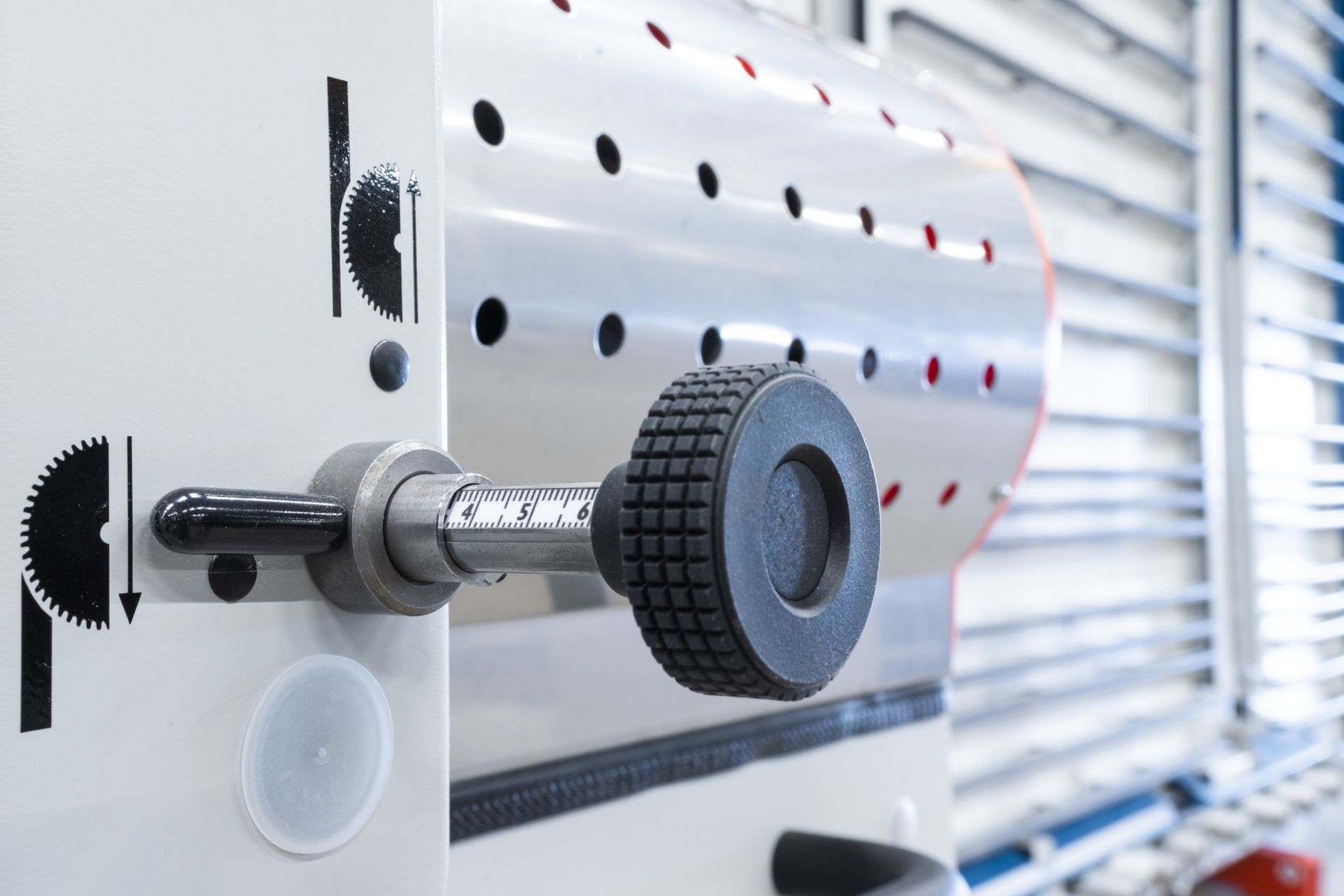 pièce détachées
scie à panneaux verticale
elcon
elcon france
panneauteuse
menuiserie
scie
scie verticale
panneauteuse
coupe
bois
panneaux
elcon ds
limpio
scoring
découpe
atelier découpe
poussière