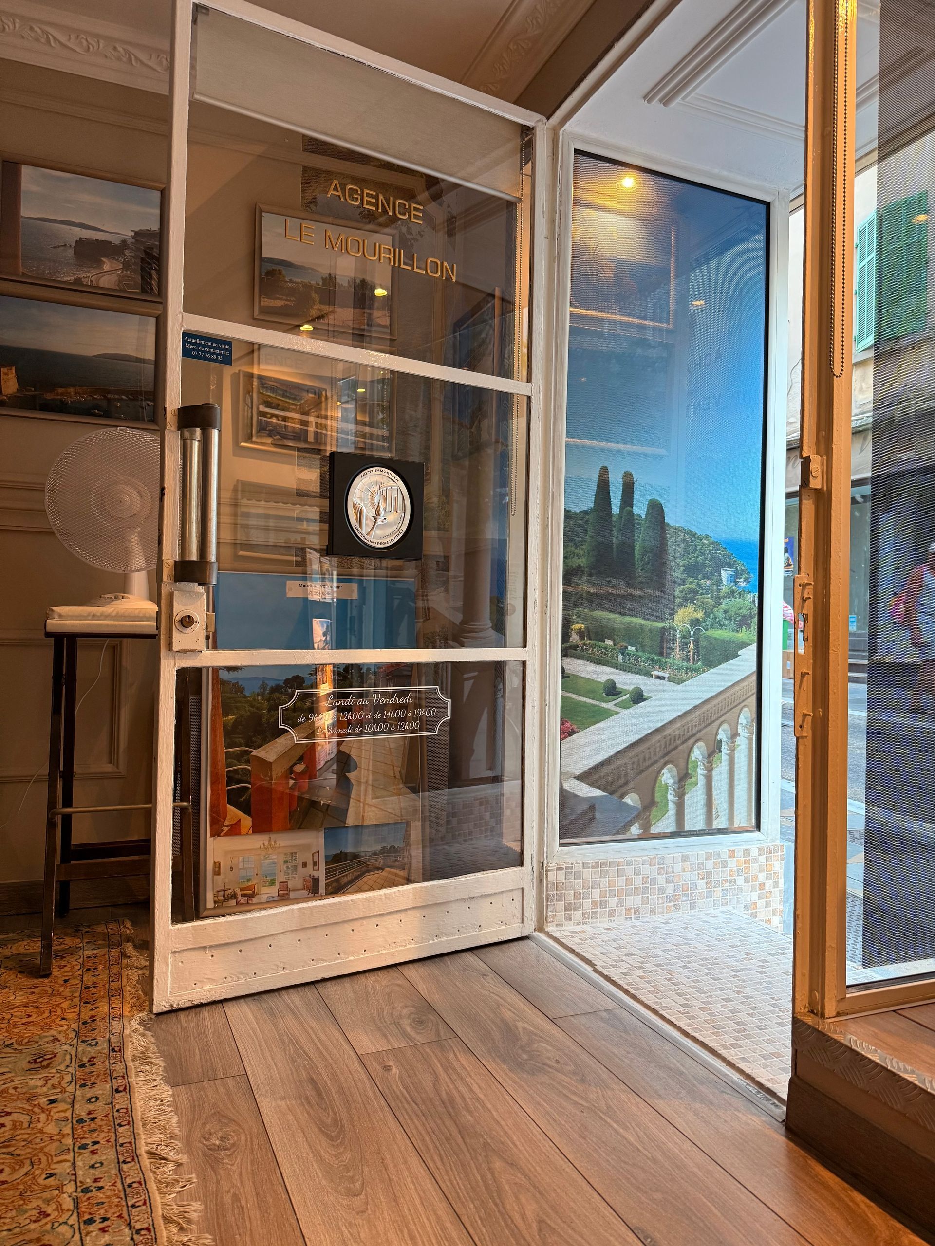 bureau de l'agence les roches immobilier au mourillon à toulon