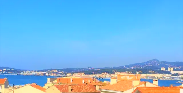 vue mer et sur les toits