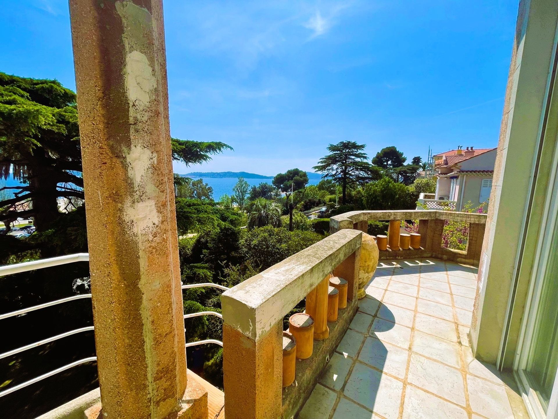 Villa vue mer au mourillon les ROCHES IMMOBILIER Appartement vue mer au mourillon les roches immobilier
