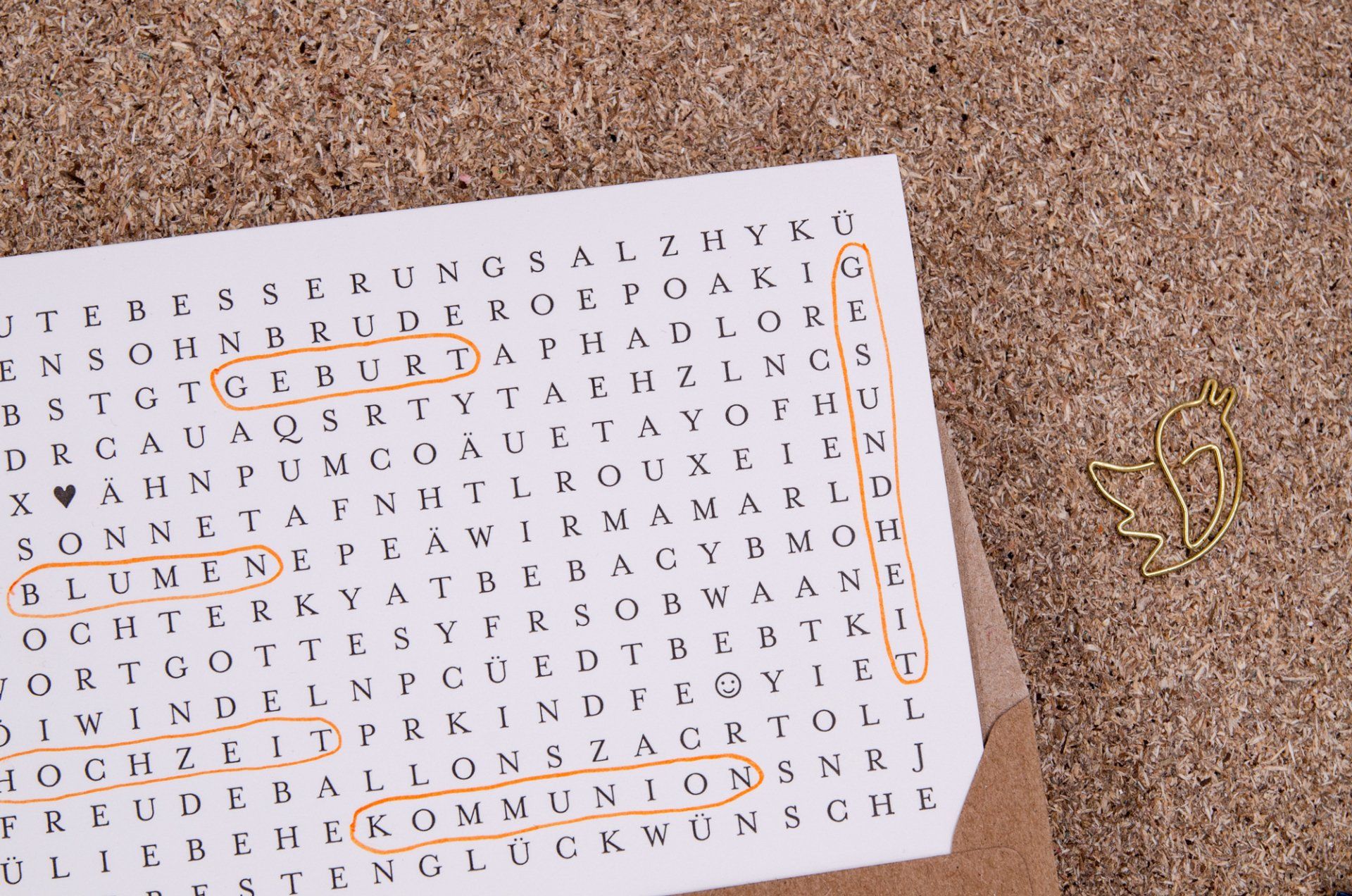 Letterpress Grusskarte mit braunem Umschlag Wortsuchrätsel