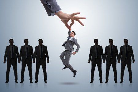 Immer wenn es um Personalbeschaffung geht, können Headhunter helfen Headhunter Beutler Saghari & Partner