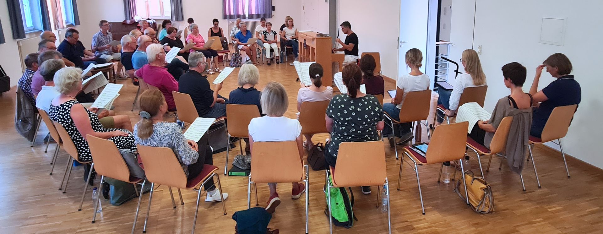 Change it Schnupperprobe mit sechs Interessierten Chor-Schnupperprobe beim modernen Chor Change it in Malsch