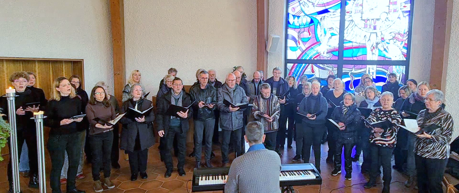 Change it singt am Volkstrauertag 2025 in Malsch auf dem Friedhof bei der Gedenkveranstaltung