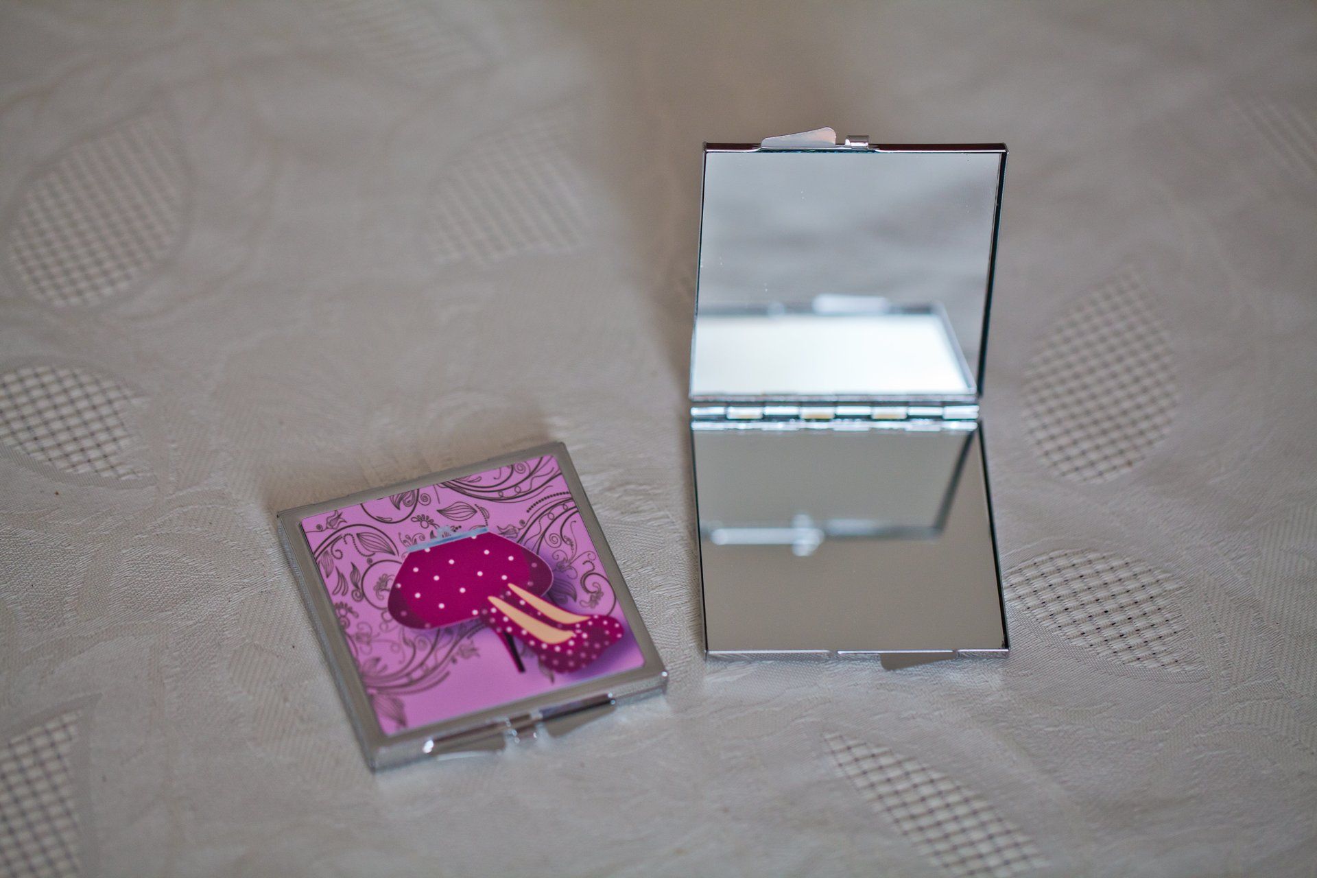 compact mirror wedding favour
