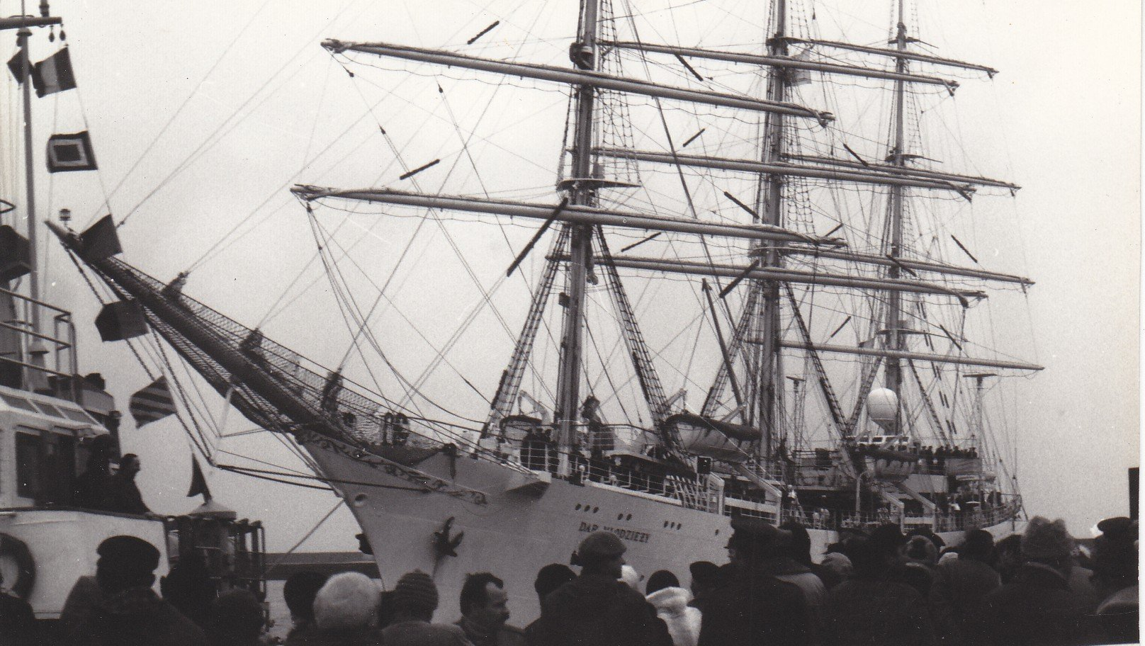 Dar Mlodziezy - Rückkehr von Osaka nach Gdynia am 23.02.1984