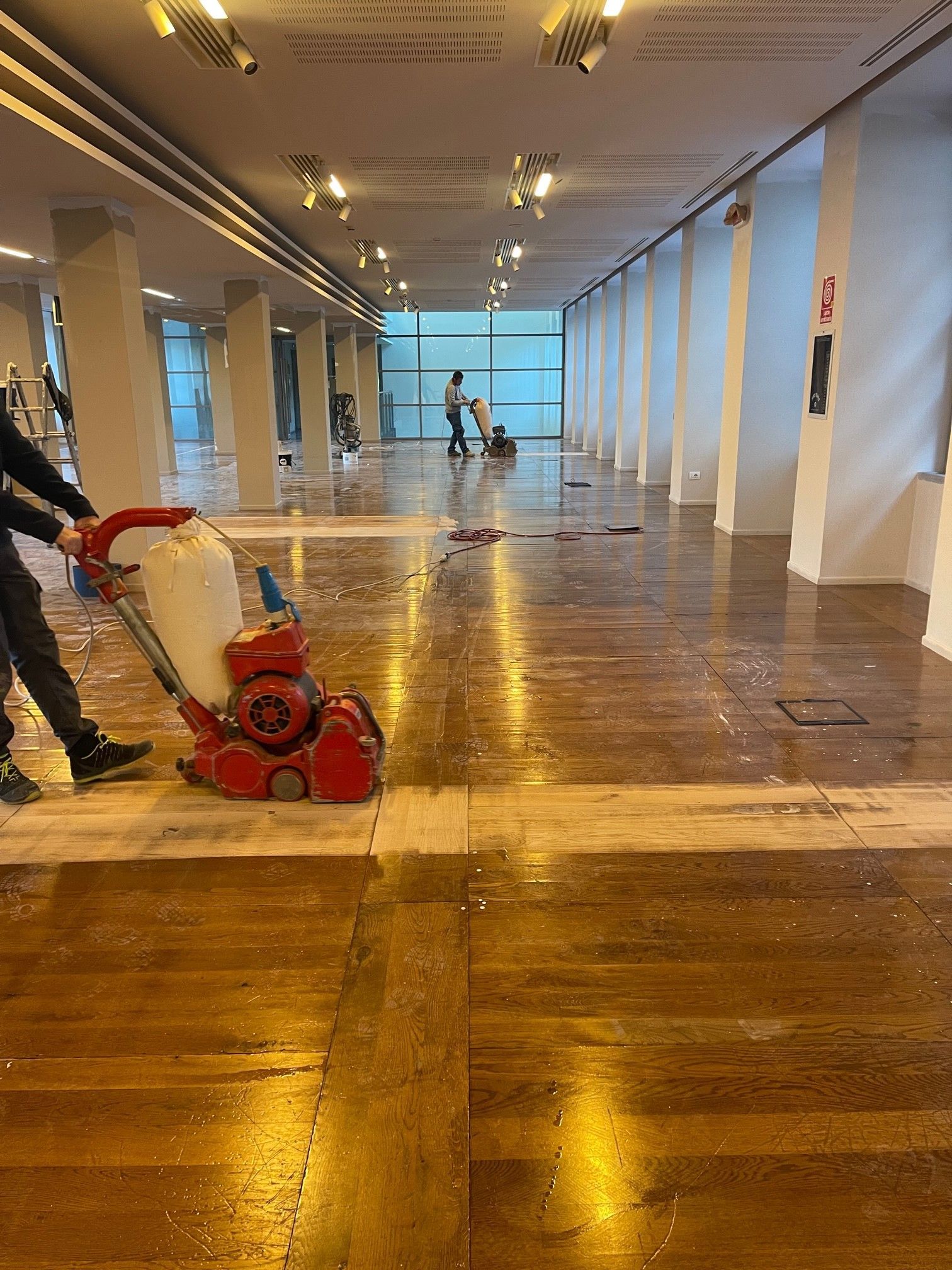 posa parquet, Schipani, Schipani1960, Schipani 1960, Parquet, Parquet a milano, Pavimenti in legno, Pavimenti in legno a Milano, Lamatura parquet, posa parquet, ripristino parquet, arbol, arbolgallery, Gaetano schipani, Giuseppe schipani, Milano parquet, Milanoparquet, arbolgroup, levigatura parquet, schipaniparquet, schipani parquet, dal 1960, Pavimenti in legno a milano, rivestimento scale, scale in legno, battiscopa, posa battiscopa, posa decking, posa pavimenti per esterni, falegnameria, arbol, arbolgallery.
