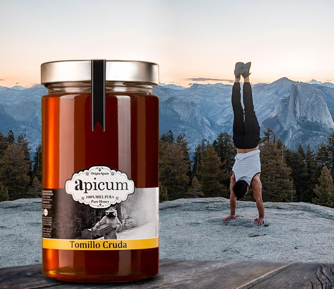 una cucharada de miel al día ayuda a equilibrar el bienestar del organismo. Miel Apicum