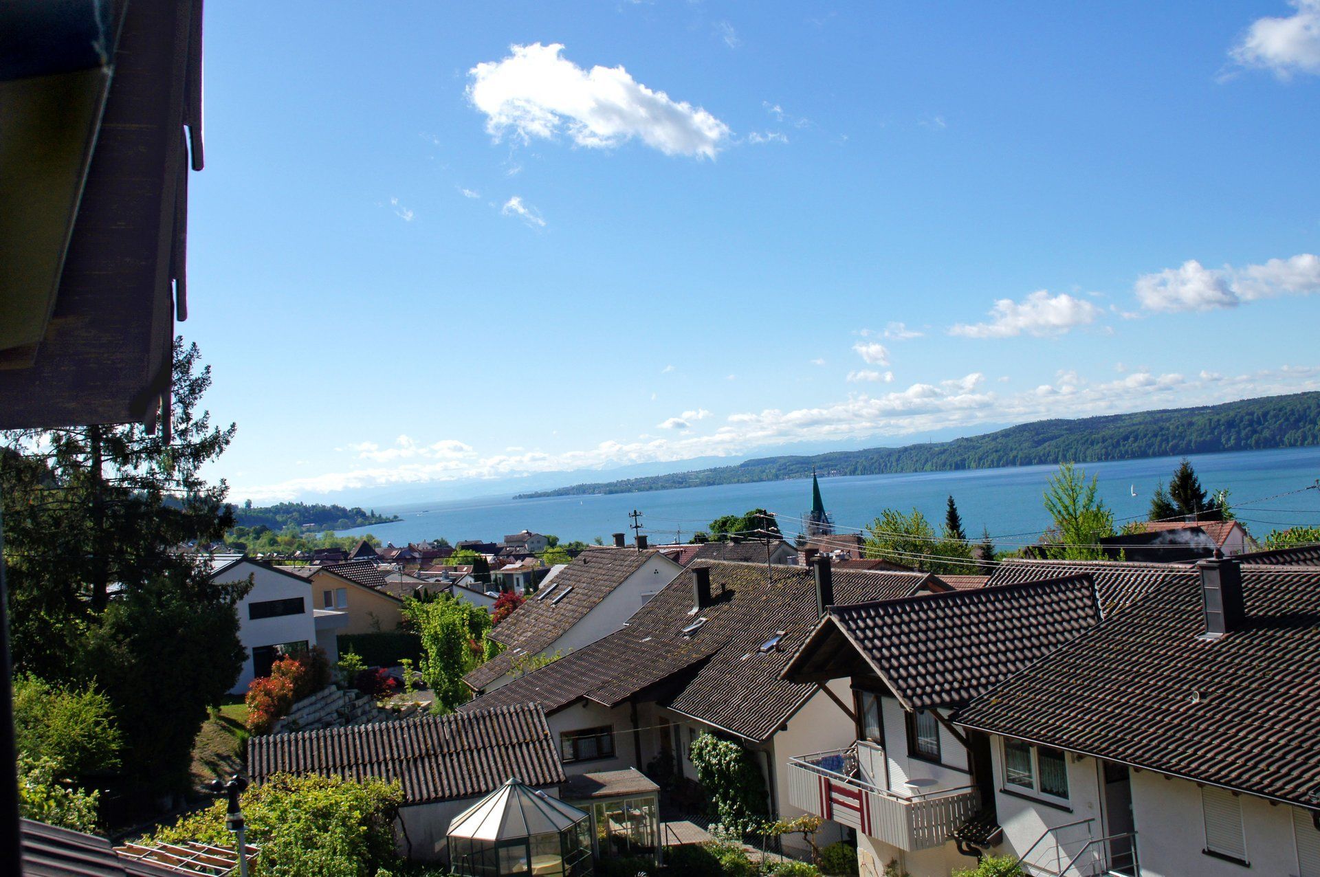 Ihr Blick aus der Ferienwohnung auf den Bodensee Ihr Blick aus der Ferienwohnung auf den Bodensee