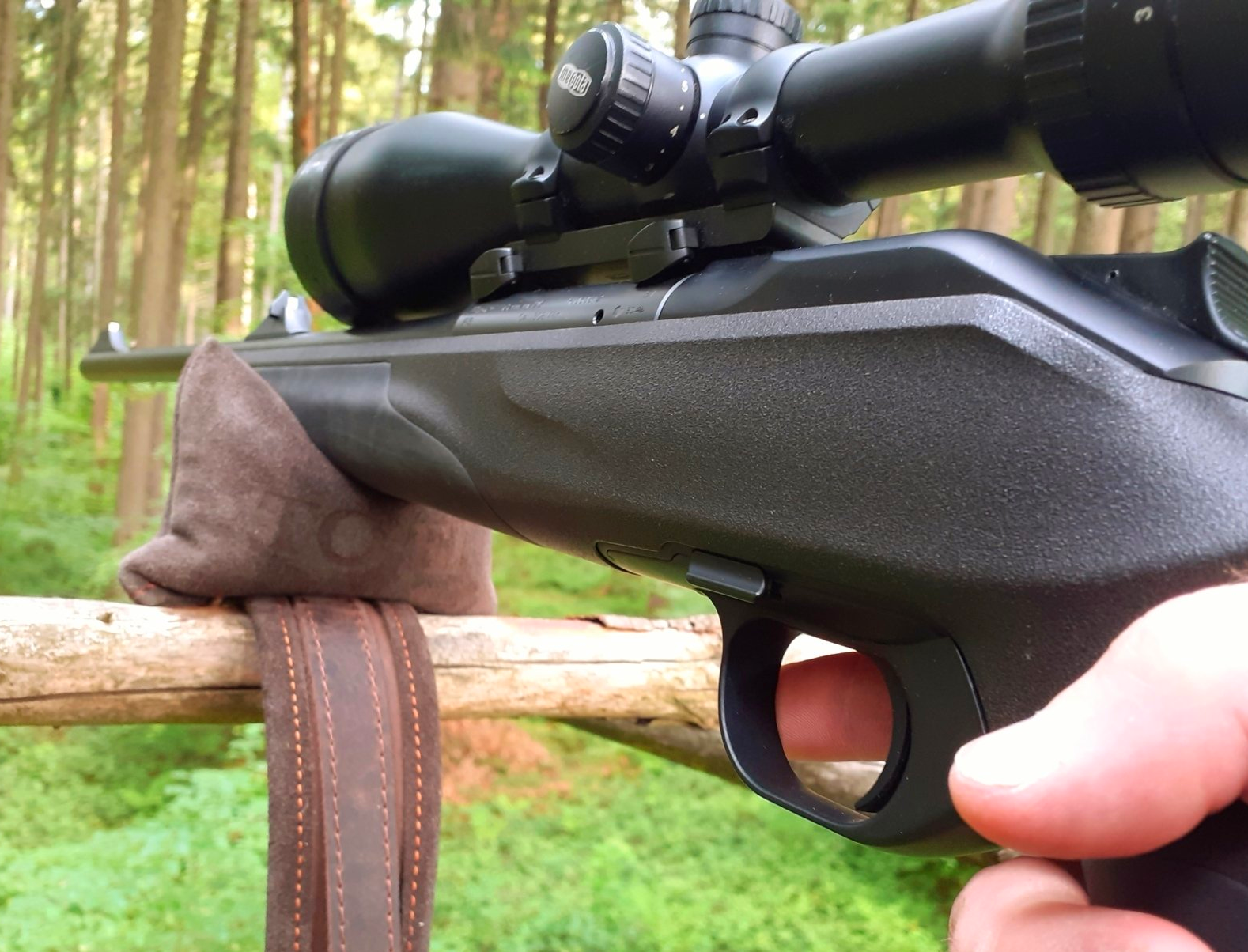 Vorderschaftauflage auf der Jagdeinrichtung