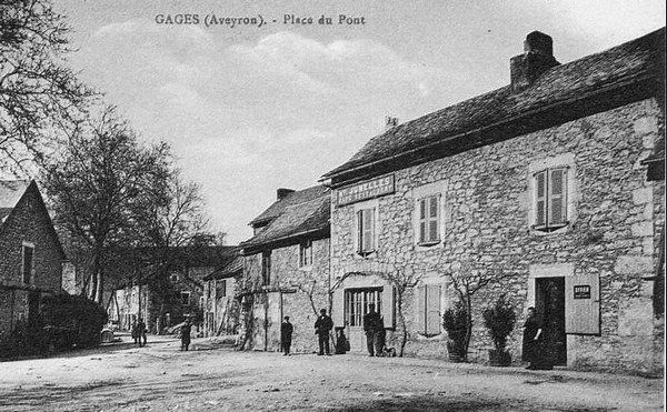 Auberge Junelles Place du Pont à Gages