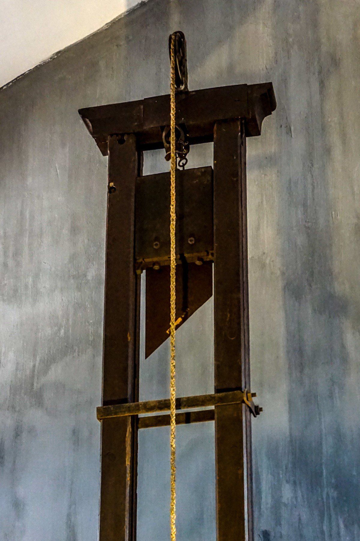 Guillotine