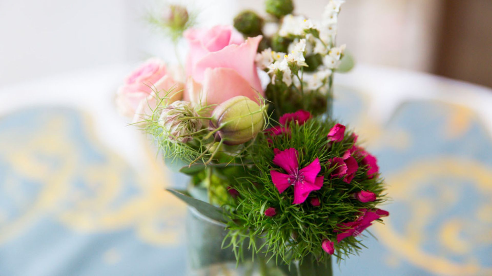 Feiern im Schloss Bad Waldsee, Hochzeit im Schloss Bad Waldsee, Geburtstag im Schloss Bad Waldsee, sonstige Feiern im Schloss Bad Waldsee, stimmungsvolle Atmosphäre, Catering-Service, Patisserie, Dekoration, Fotografie, Videografie, Musik, Oldtimer