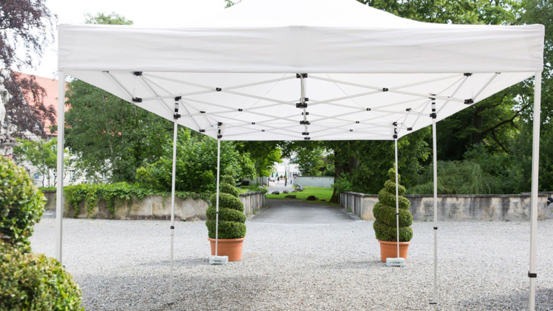 Feiern im Schloss Bad Waldsee, Hochzeit im Schloss Bad Waldsee, Geburtstag im Schloss Bad Waldsee, sonstige Feiern im Schloss Bad Waldsee, stimmungsvolle Atmosphäre, Catering-Service, Patisserie, Dekoration, Fotografie, Videografie, Musik, Oldtimer