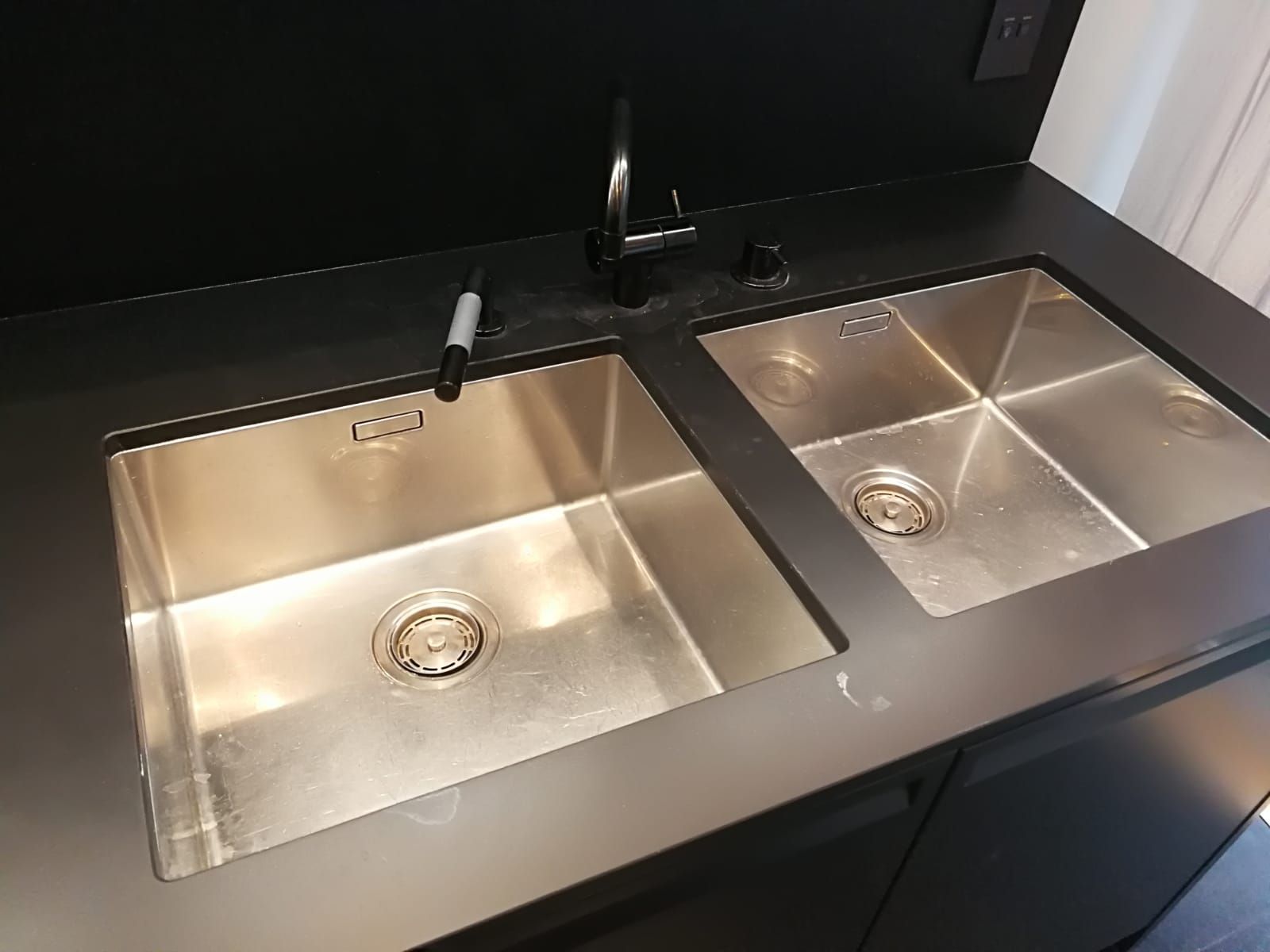 ремонт лестницы в Ницце, строительство лестницы в Ницце, установка лестницы из дерева в Ницце, ремонт лестницы в Ницце, Распиловка бетонных стен в Ницце, керновка бетона в Ницце, резка бетона в Ницце, нужно прорезать бетонную стену в Ницце, резка бетонных стен в Ницце,