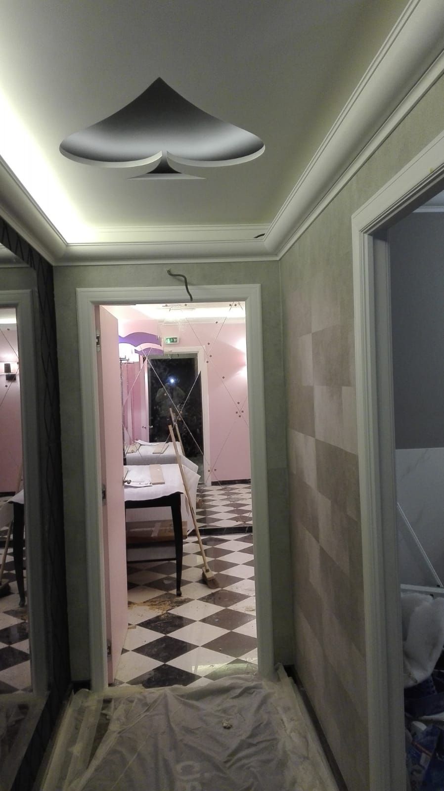 снятия штукатурки со стен в Канны, покраска кухни в Канны, покраска потолка кухни в Канны, ужно сделать фреску в Ницце, покраска фреска Канны, поклей-ка обоев в Канны, нужно поклеить обои в Канны, снятие обоев со стен в Канны, внутренняя покраска в Канны,