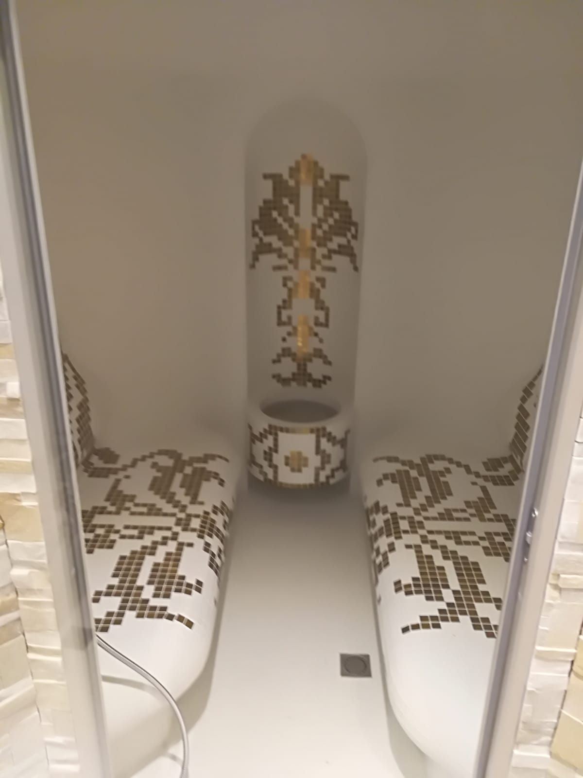 возведение стены из кирпича в Ницца Монако Канны Сен-Тропе Кап-Ферра Антиб,