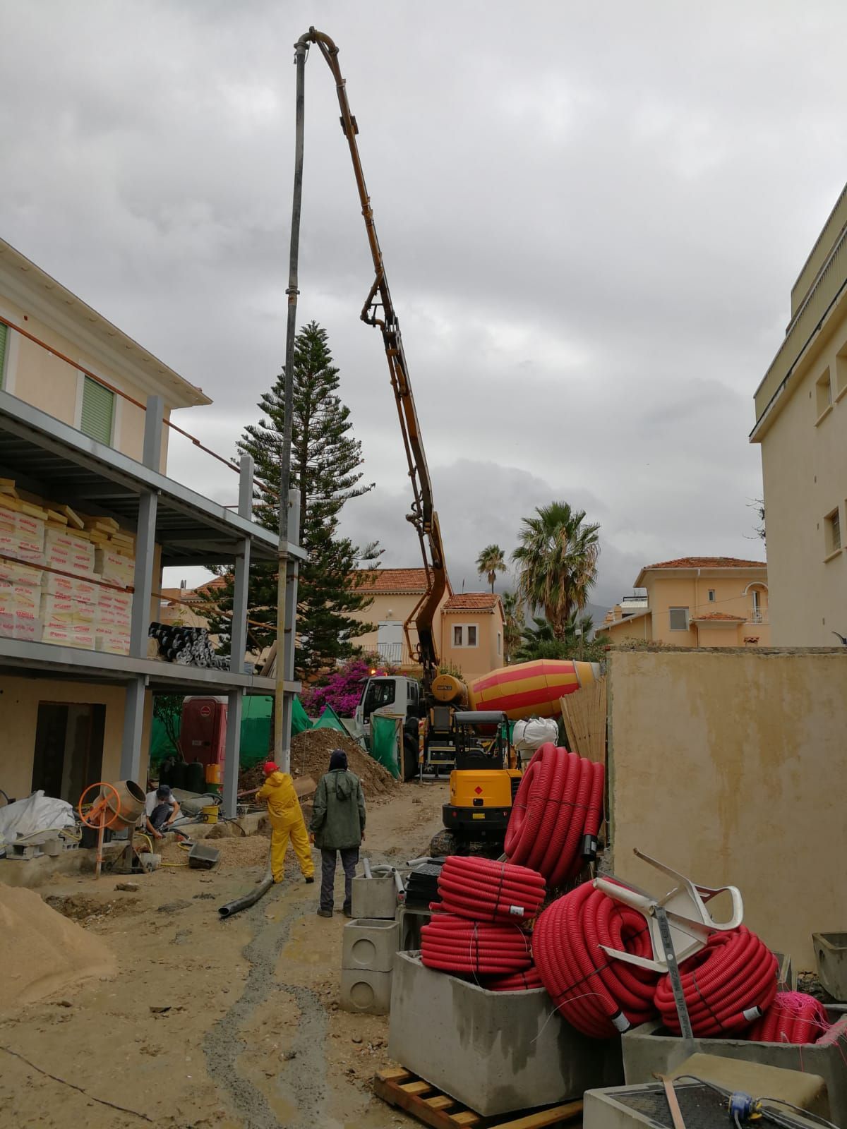 замена крыши Ницце, крыша из деревянного каркаса в Ницце, удаления мха с крыши в Ницце, восстановления крыши в Ницце, покраска фасада в Ницце, покраска деревянных славен в Ницце,