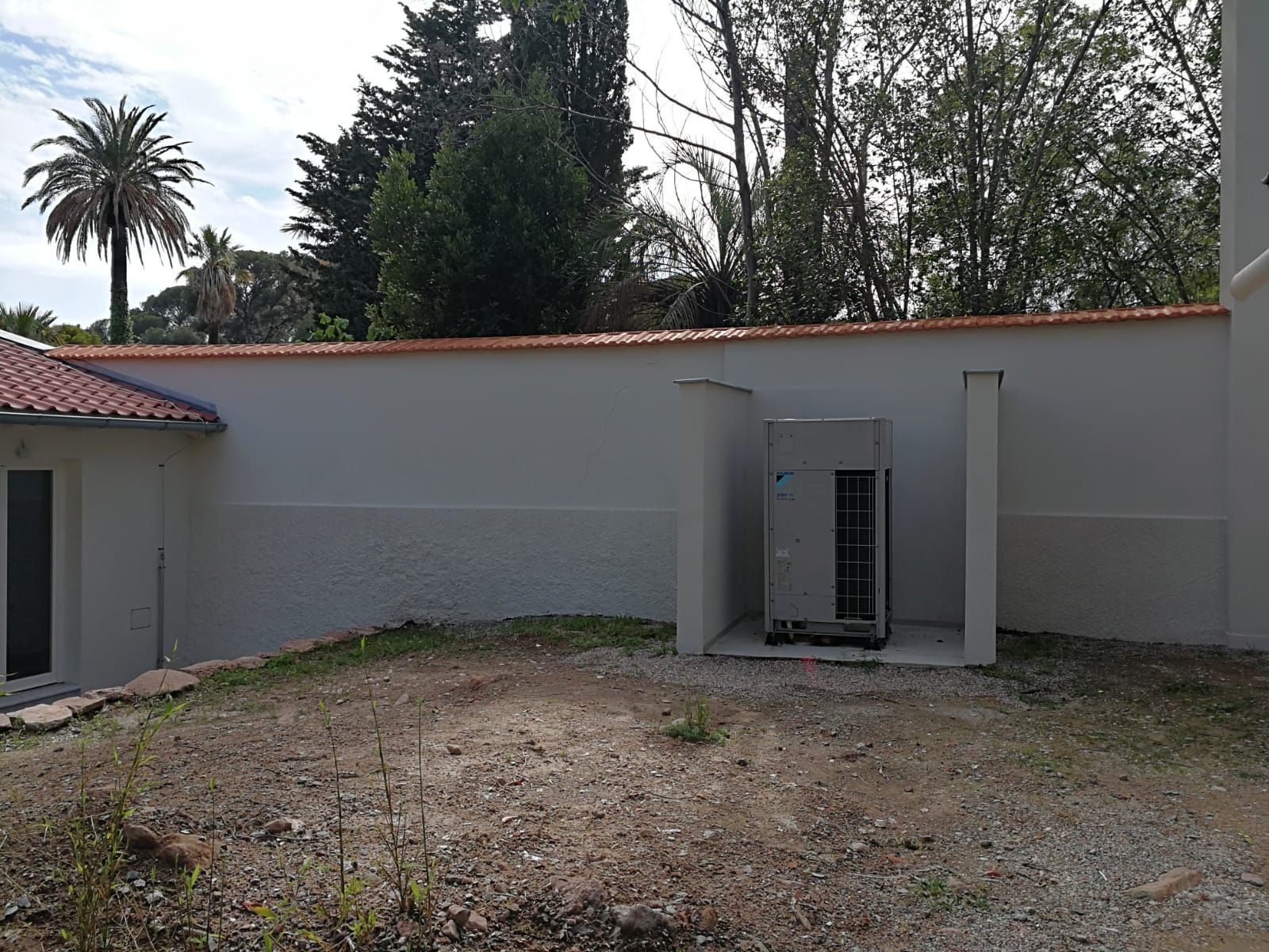 покраска деревянных ставен в Канны, нужно покрасить фасад в Канны, покраска фасада в Канны не дорого,  покраска квартиры в Канны, нужно покрасить квартиру в Канны, покрасить квартиру не дорого Канны, покраска стен в Канны, Малярные работы в Канны, снятия штукатурки с потолка в Канны,