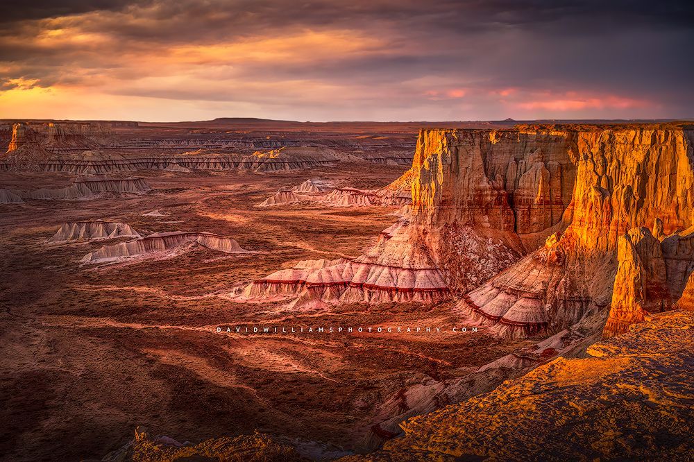 Sunset skies over the hoodoos in Coal Canyon, Arizona , USA