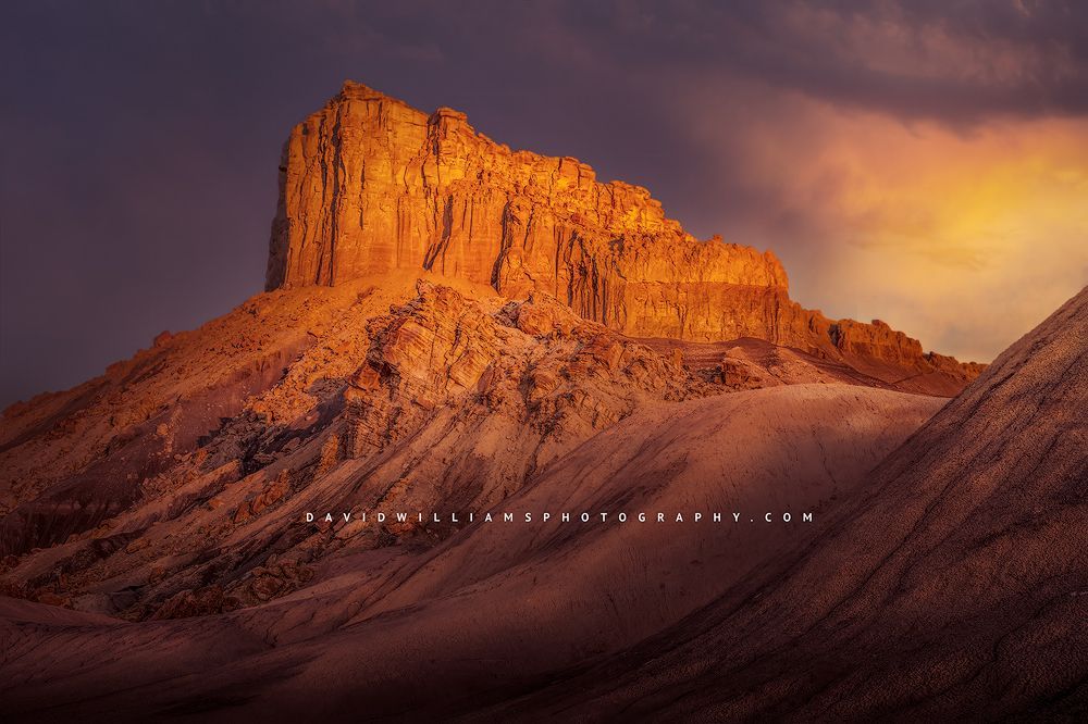 A vivid sunrise in Glen Canyon, Utah