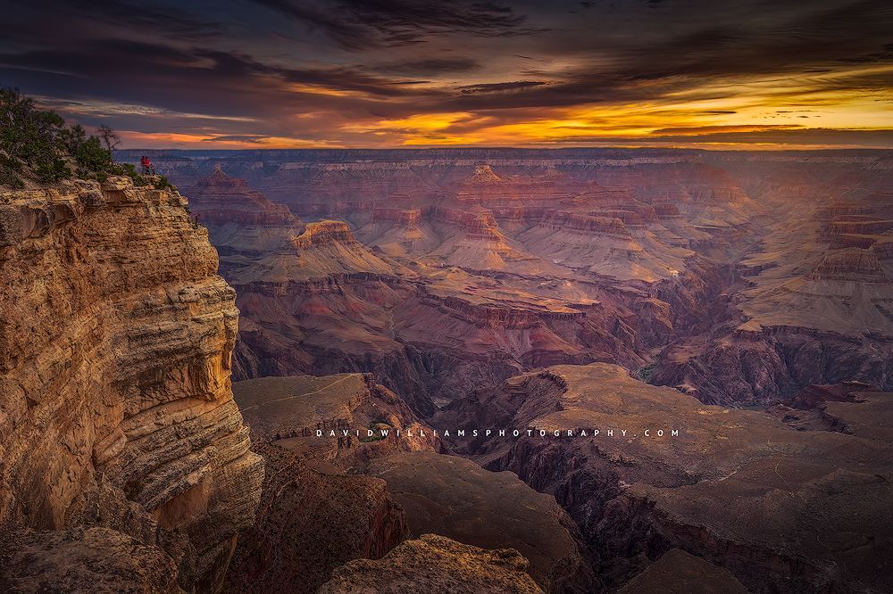 Sunrise with reds and magentas over Yavapai point, Grand Canyon, AZ