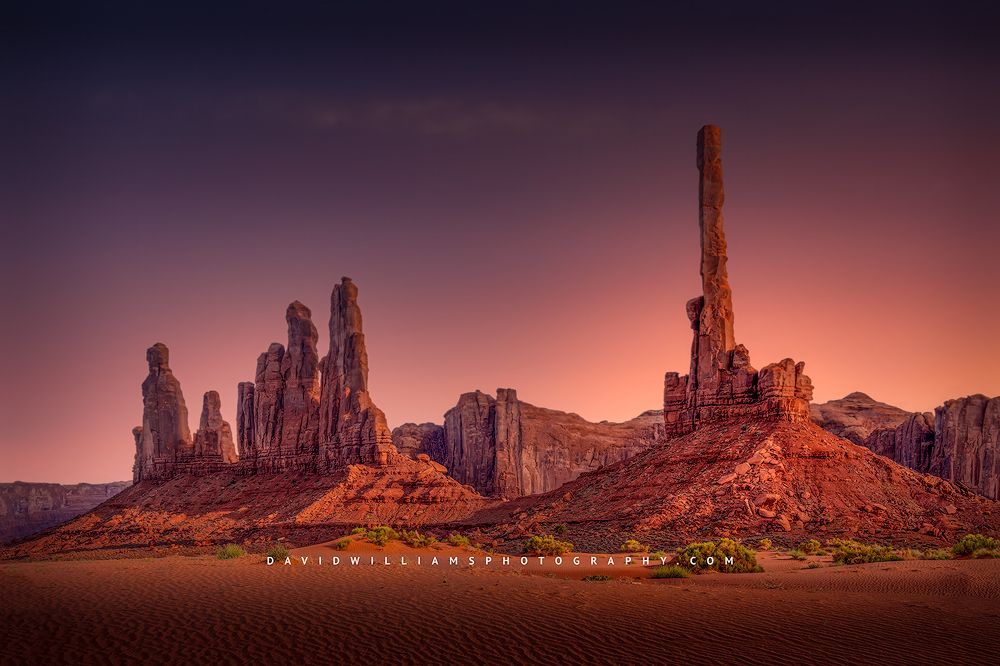 Sunset at Totem Pole Nation Monument, Monument Valley, AZ