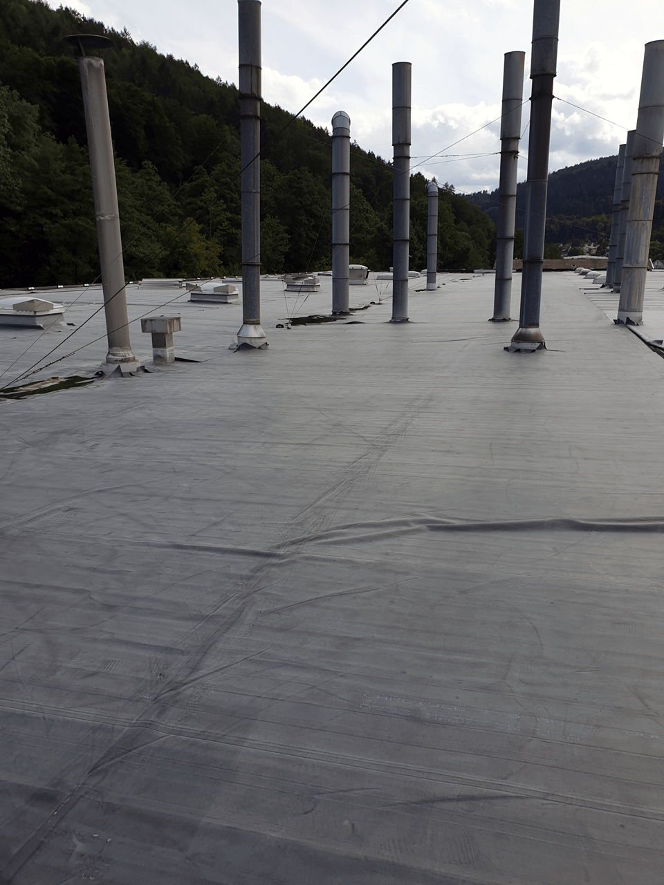 4.700 m² mit EPDM-Folie neu Belegt