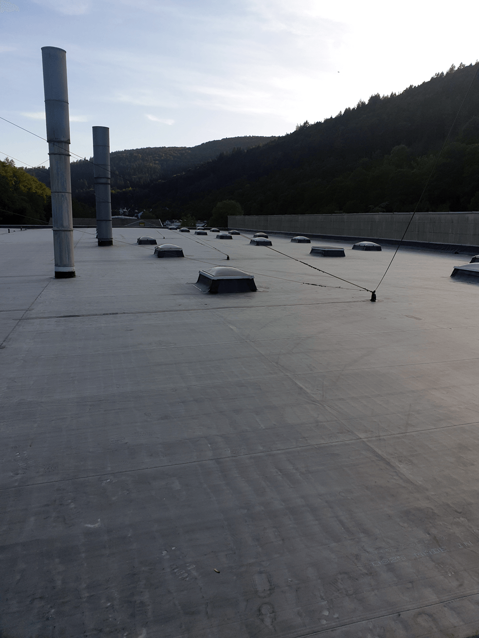 4.700 m² mit EPDM-Folie neu Belegt