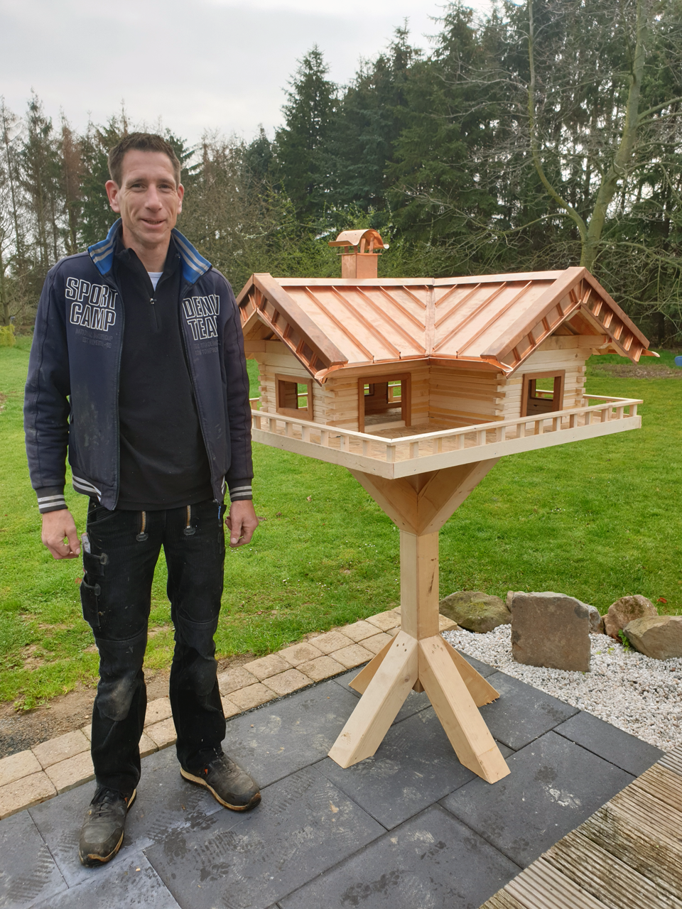 Sonderanfertigung Vogelhaus mit Kupferdach