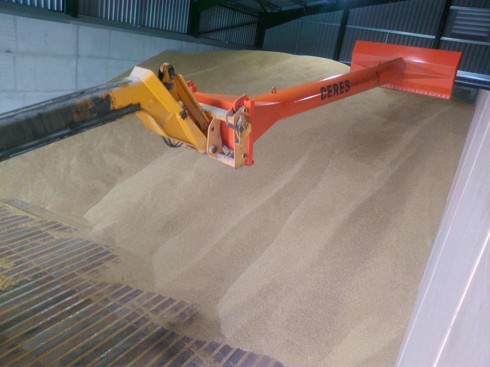 Ceres Barn-Stormer Grain Pusher
