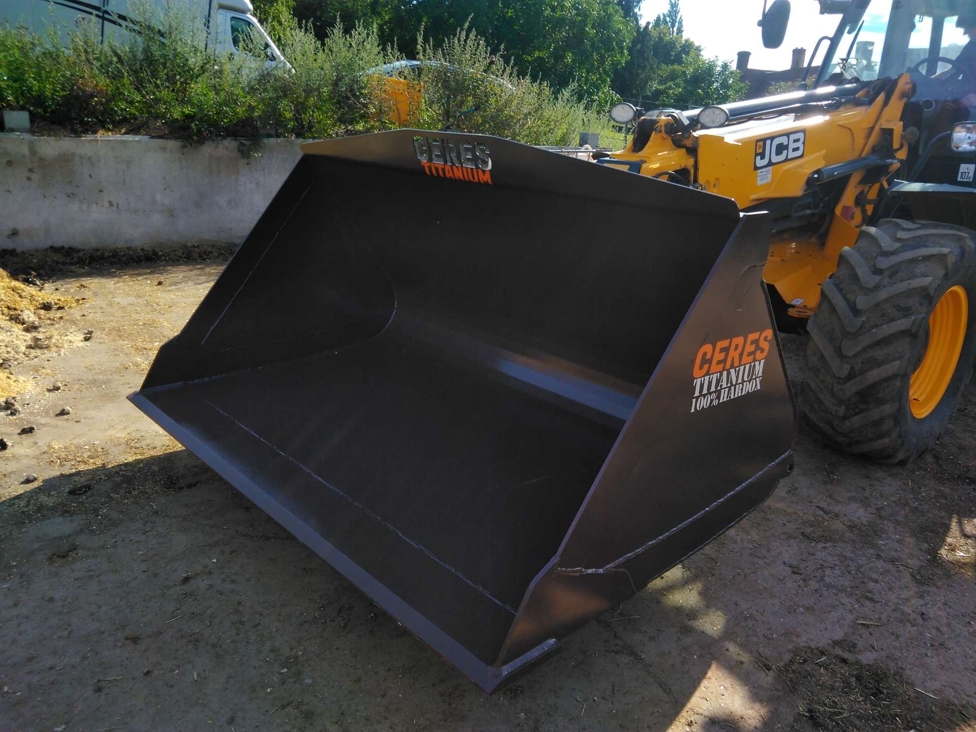 Ceres Titanium Telehandler Bucket