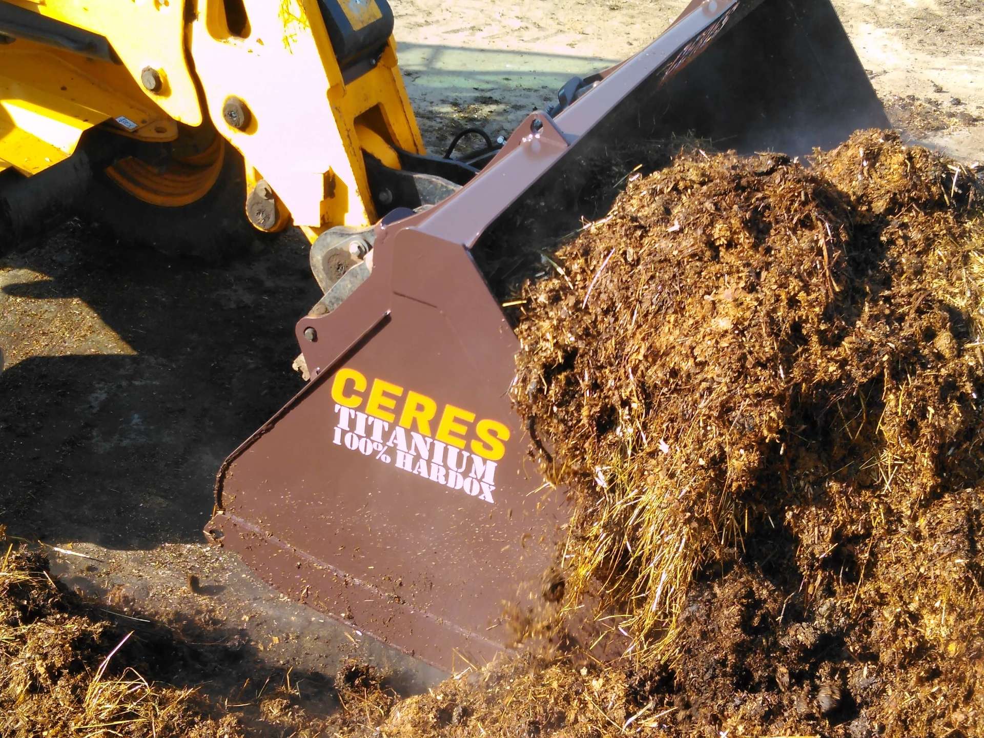 Ceres Titanium Telehandler Bucket