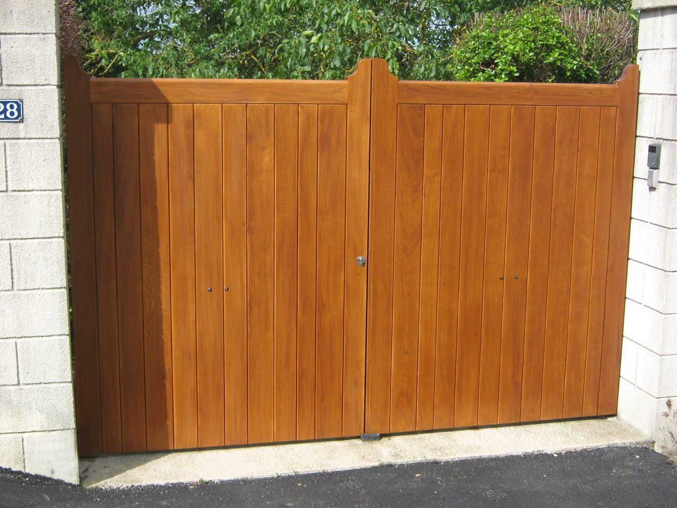 Menuiserie traditionnelle Vautier, Val d'Oise, 95, conçoit, fabrication et pose de portail, Portillon, clôture et barrière