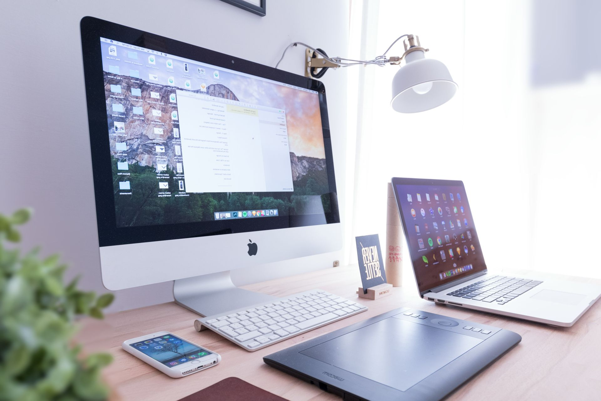 Wie viel künstliche Intelligenz verträgt eine erfolgreiche Website? – Webdesign & KI optimal nutzen